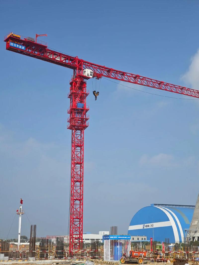 塔式起重机 工地上的钢铁巨擘——塔吊租赁的市场观察与技术魅力